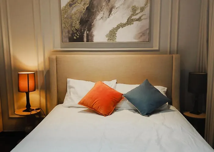 Elegant Stylish 1 Bedroom Balcony And Bay View Free Sauna Pool Gym Makati 4* Manila