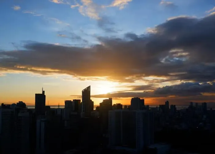 Elegant Stylish 1 Bedroom Balcony And Bay View Free Sauna Pool Gym Makati