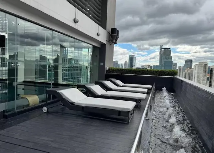 Aparthotel Elegant Stylish 1 Bedroom Balcony And Bay View Free Sauna Pool Gym Makati Manila