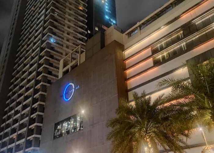 Aparthotel Elegant Stylish 1 Bedroom Balcony And Bay View Free Sauna Pool Gym Makati 4*